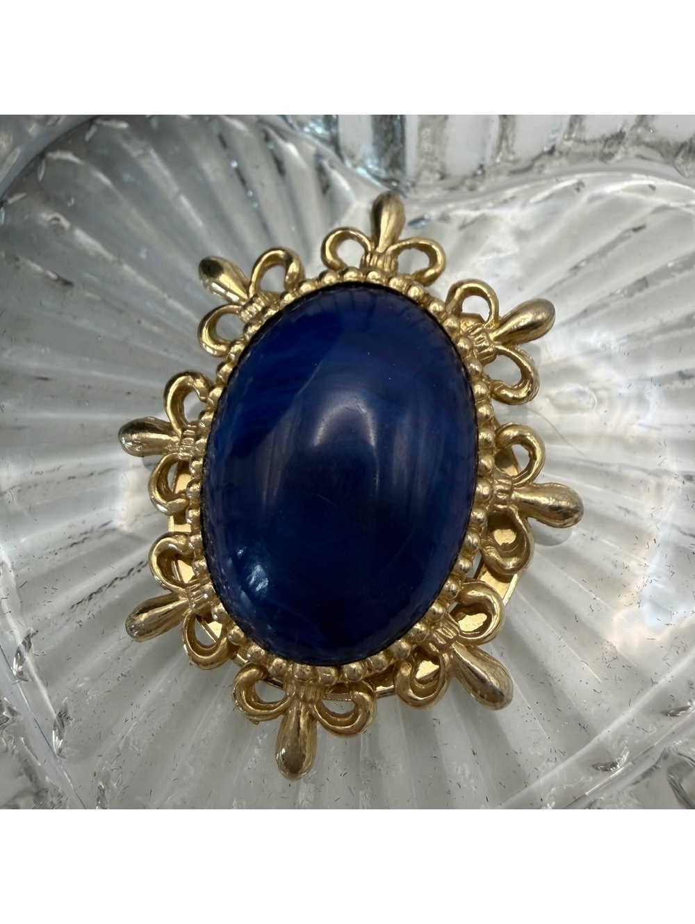 Vintage Coventry Canada Rich Blue Marble Cabochon Gold Tone Brooch Signed